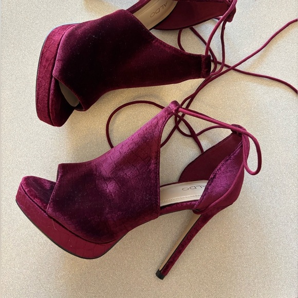 Aldo Tilley Burgundy Velvet Ankle Tie Peep Toe Heels - Picture 1 of 13